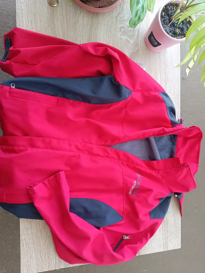 Chaqueta Columbia roja y negra - 1