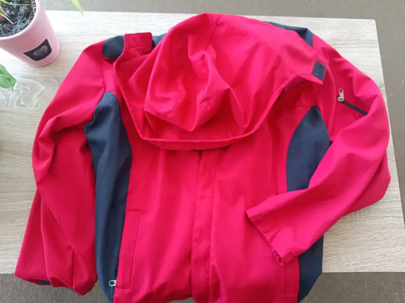 Chaqueta Columbia roja y negra - 2