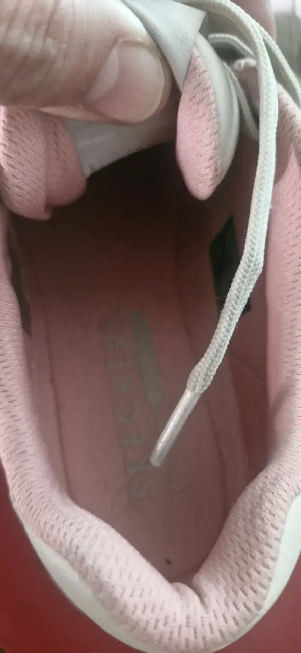 Zapatillas blancas con detalles rosados - 4