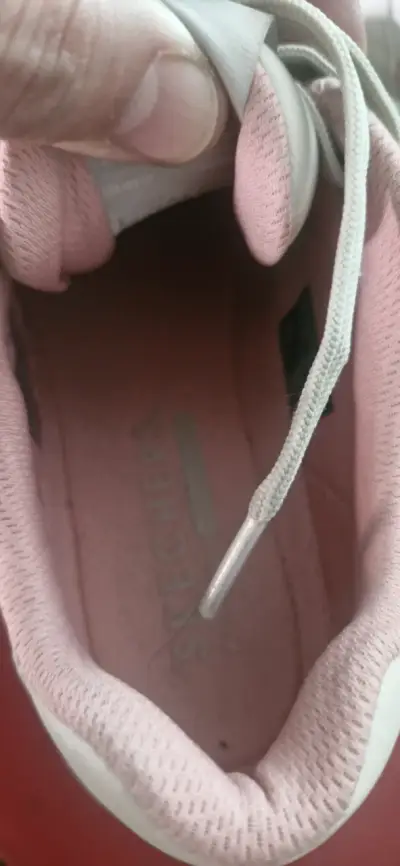 Zapatillas blancas con detalles rosados - miniatura 4