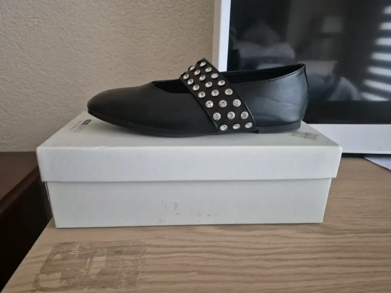 Zapatos negros con tachas - 2