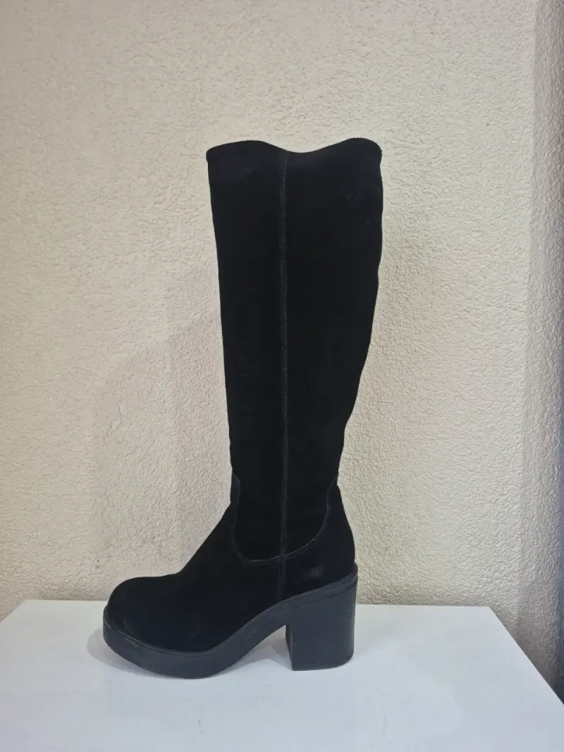 Botas altas negras de tacón - 1