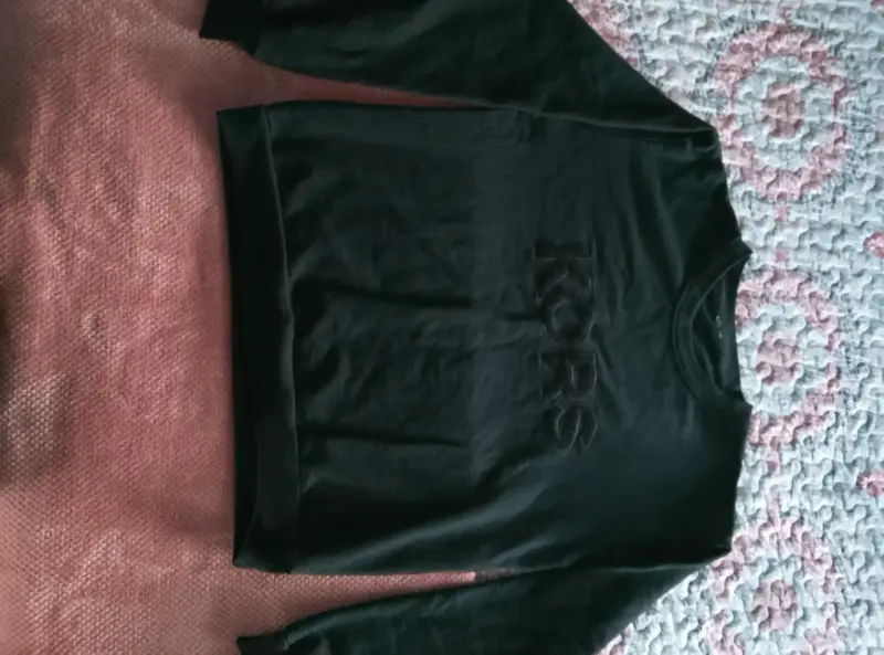 Suéter negro KORS - 1
