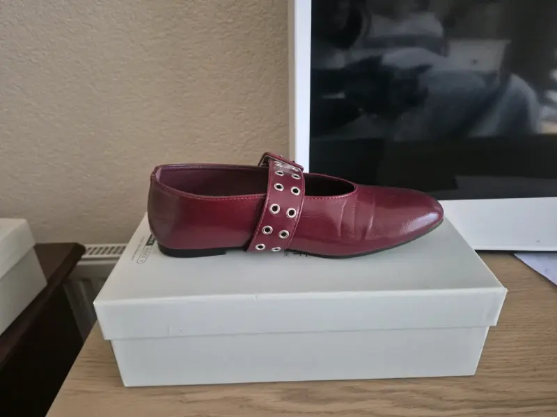 Zapatos planos burdeos con hebilla - 3