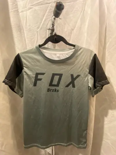 Polera FOX gris verdosa  y negra mujer. - miniatura 1