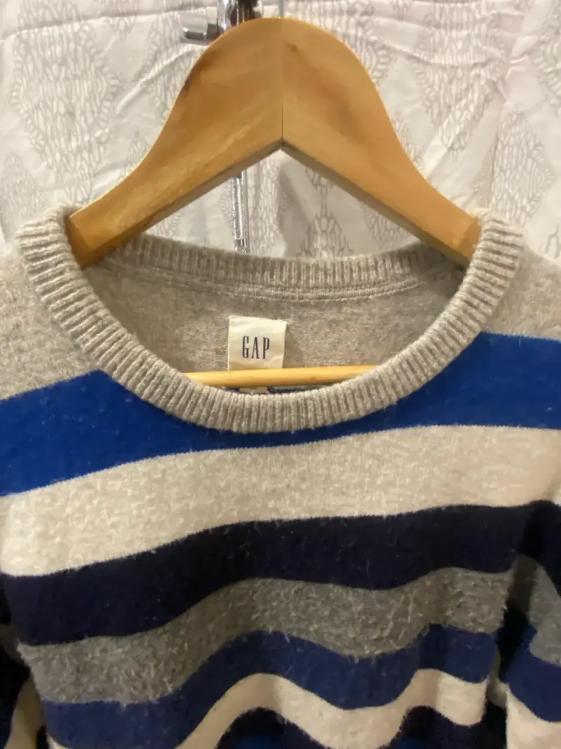 Suéter GAP rayado multicolor talla M. - 2