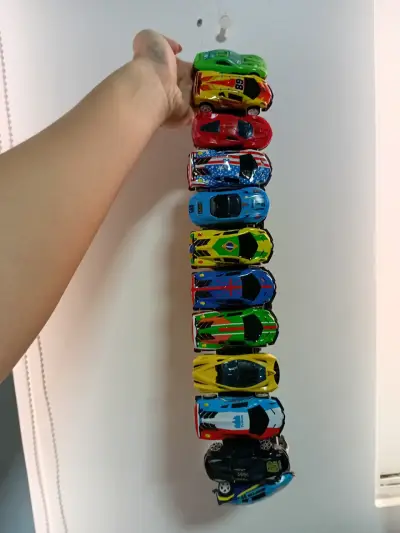 Cinturón de autos de juguete - miniatura 1