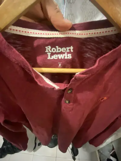 Polera manga larga burdeo Robert Lewis talla S. - miniatura 2