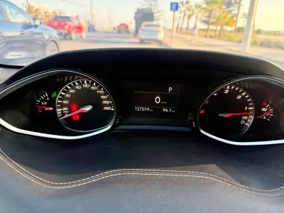 Peugeot 308GT HDIBlue diésel - miniatura 6