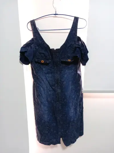 Vestido azul de mezclilla - miniatura 1