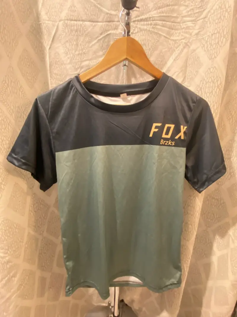 Polera deportiva FOX verde y gris - 1