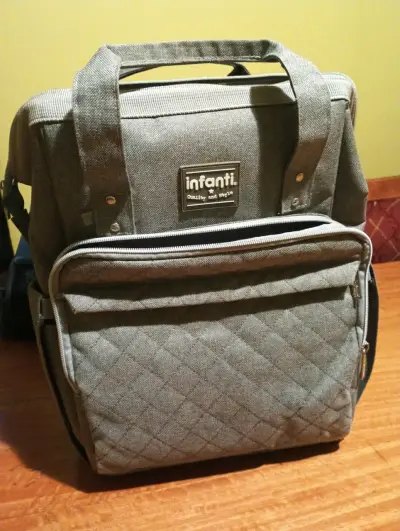 Bolso pañalera Infanti gris - miniatura 1