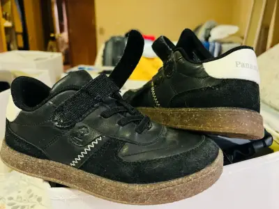 Zapatillas negras para niños - miniatura 2