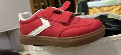 Zapatillas rojas para niños - miniatura 2