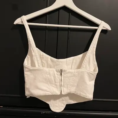 Top corset blanco elegante - miniatura 2