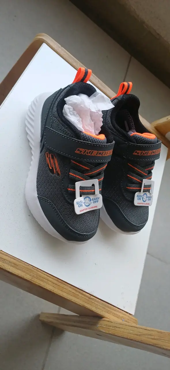 Zapatillas Skechers gris y naranja - 2