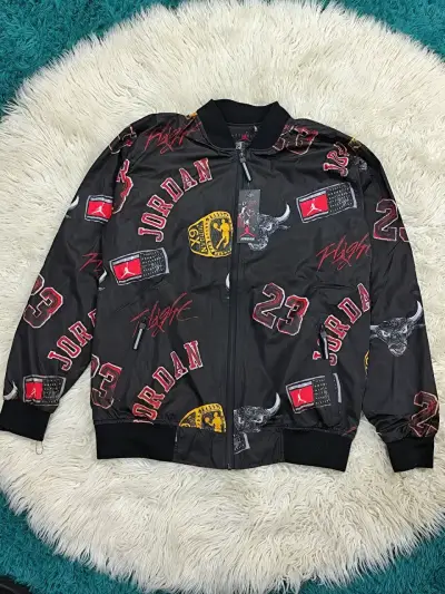 Chaqueta negra Jordan estampada - miniatura 1