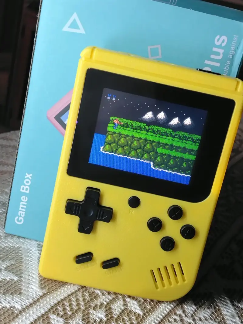 Consola retro portátil amarilla 8 bits retro - 3