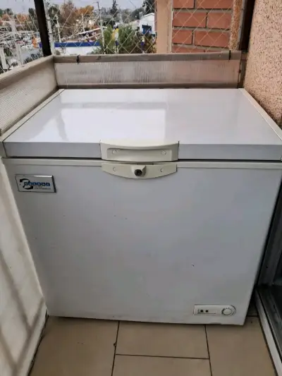 Freezer horizontal blanco Frigidaire - miniatura 1