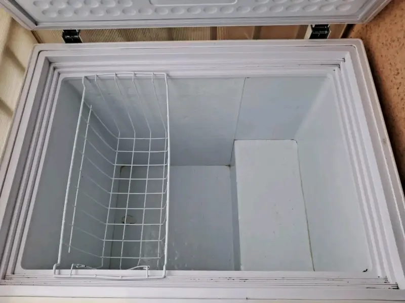 Freezer horizontal blanco Frigidaire - 2