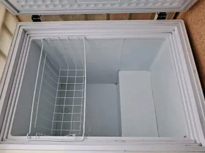 Freezer horizontal blanco Frigidaire - miniatura 2
