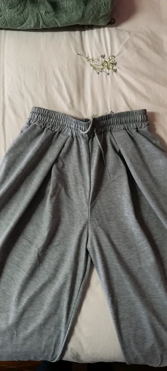 Pantalones gris claro deportivos - 1