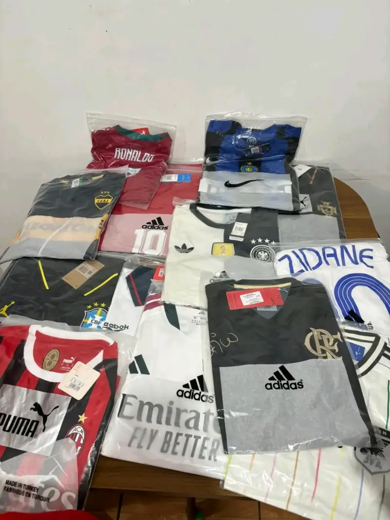 Poleras de fútbol variadas nuevas