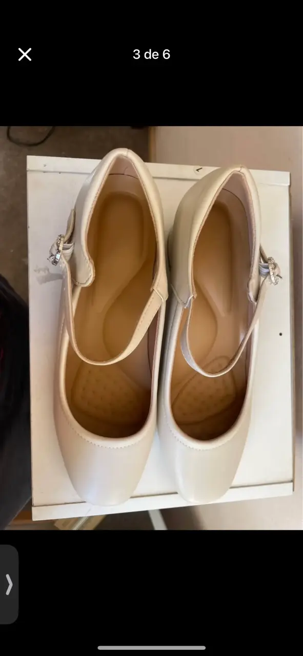 Zapatos beige con taco bajo - 2