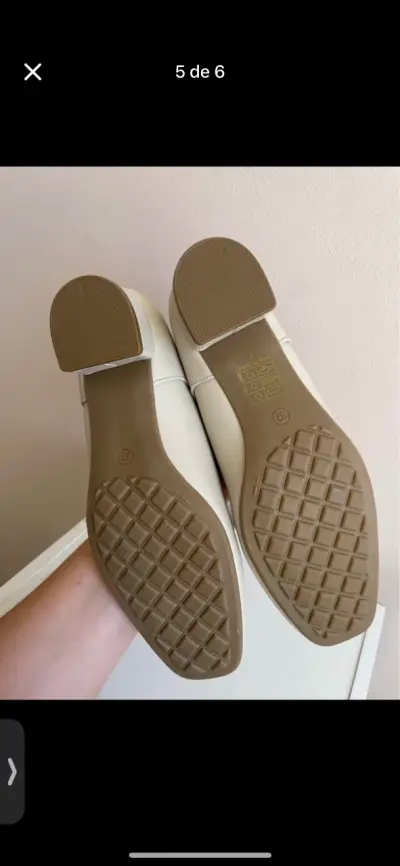 Zapatos beige con taco bajo - miniatura 4