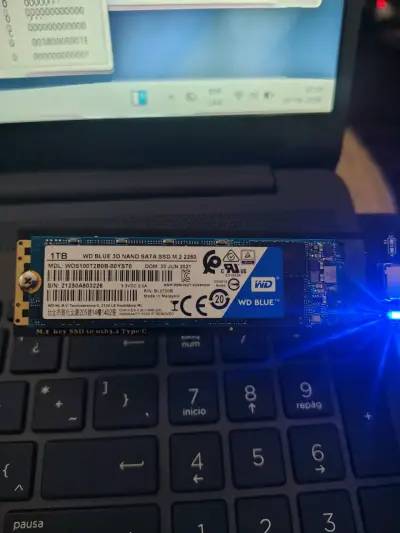 Disco Duro SSD WD Blue 1TB - miniatura 1