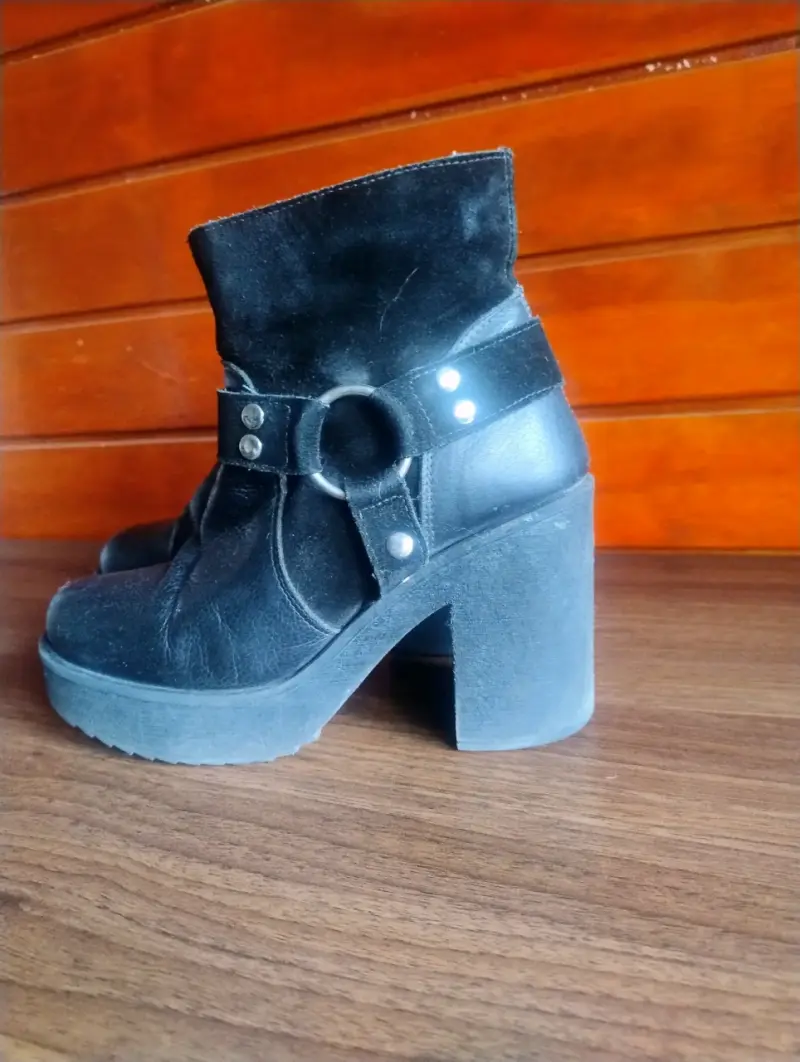 Botines negros con hebilla - 2