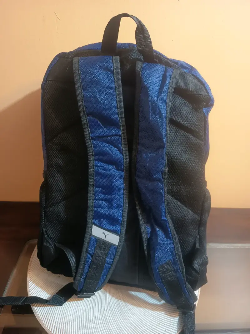 Mochila azul marca Puma - 2