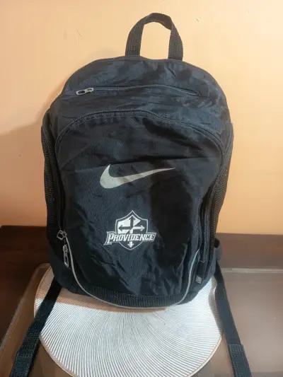 Mochila negra Nike - miniatura 2