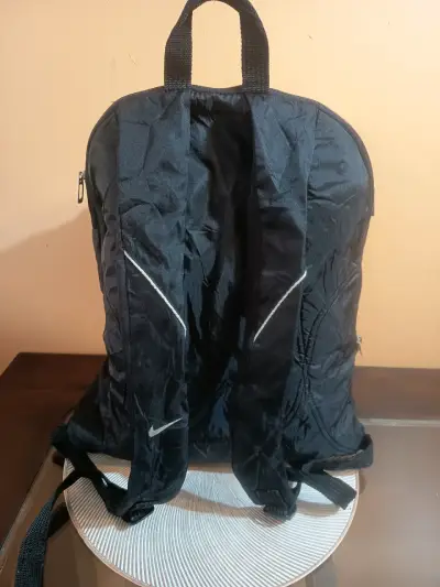 Mochila negra Nike - miniatura 3