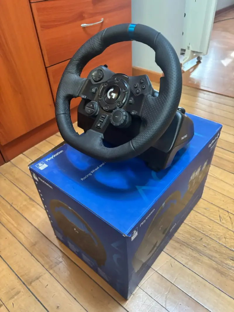 Volante Logitech G923 para PS4/PC - 3