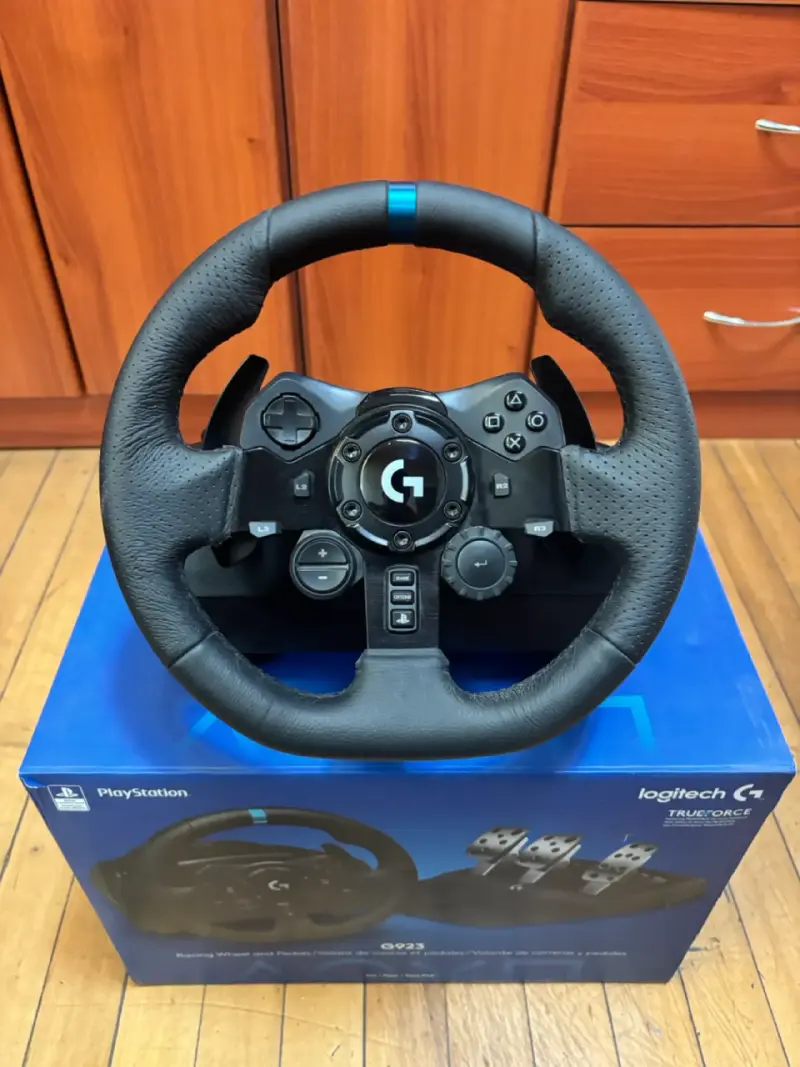 Volante Logitech G923 para PS4/PC - 4