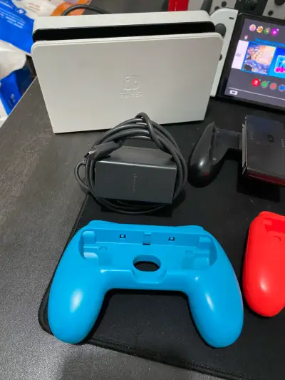 Consola Nintendo Switch Oled con accesorios - miniatura 3