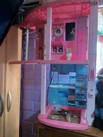 Casa de muñecas grande - miniatura 1