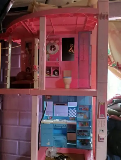 Casa de muñecas grande - miniatura 2