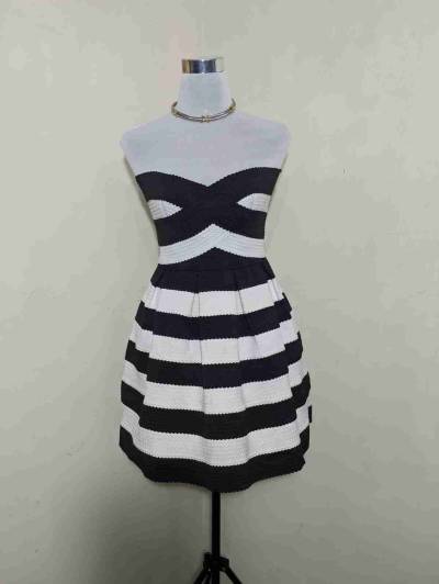 Vestido rayado blanco y negro - miniatura 1