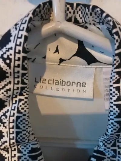 Blusa estampada blanco y negro - miniatura 5