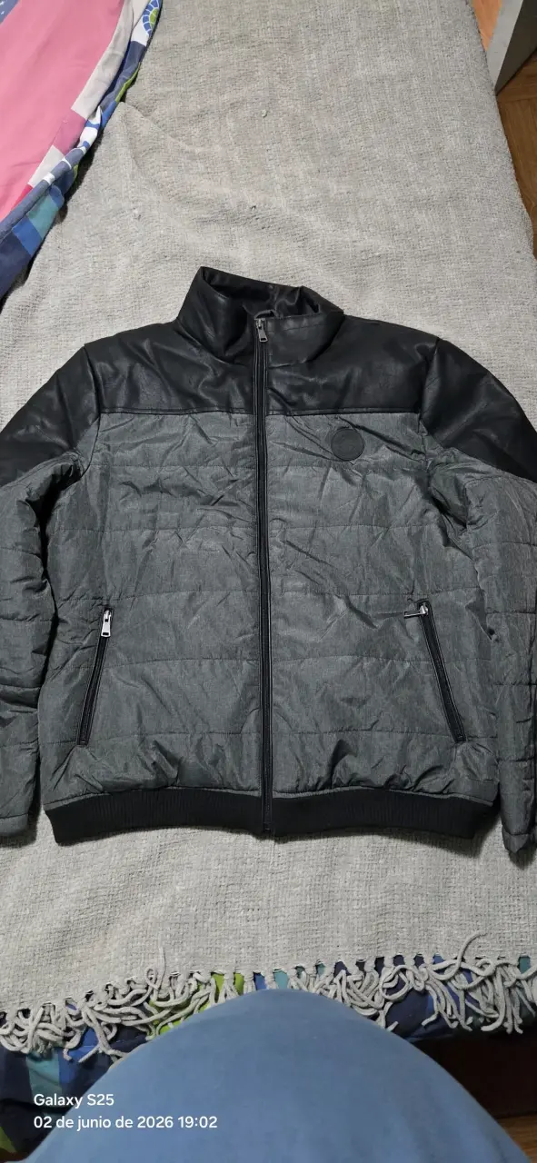 Chaqueta gris y negra marca fashions park - 1