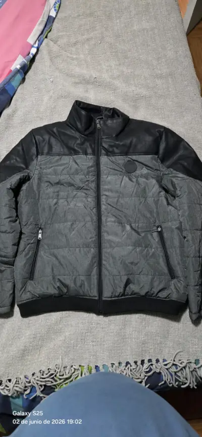 Chaqueta gris y negra marca fashions park - miniatura 1