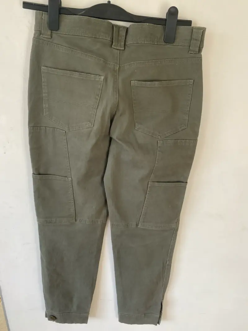 Pantalones verdes casuales marca GNOMO - 2