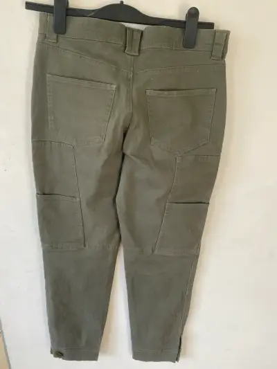 Pantalones verdes casuales marca GNOMO - miniatura 2