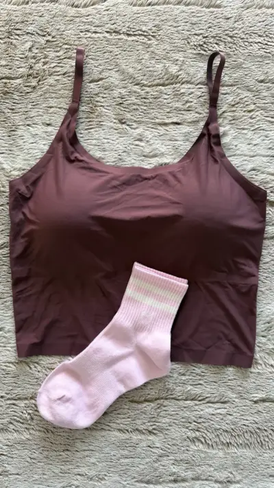 Top Deportivo Burdeo + Calcetines - miniatura 2