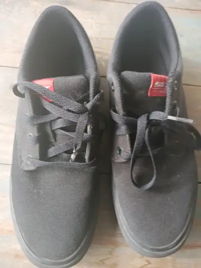 Zapatillas negras casuales - miniatura 1