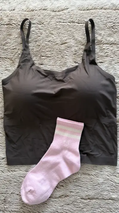 Top Deportivo Gris + Calcetines | Combo Deportivo - miniatura 2