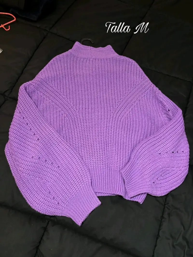 Suéter morado tejido talla M