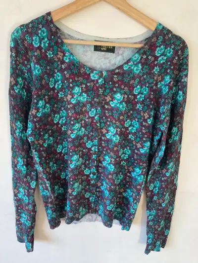 Cardigan floral morado y verde - miniatura 1